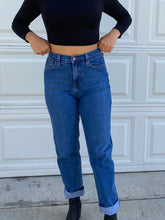 Load image into Gallery viewer, Monse Mom Jeans (Medium Wash)
